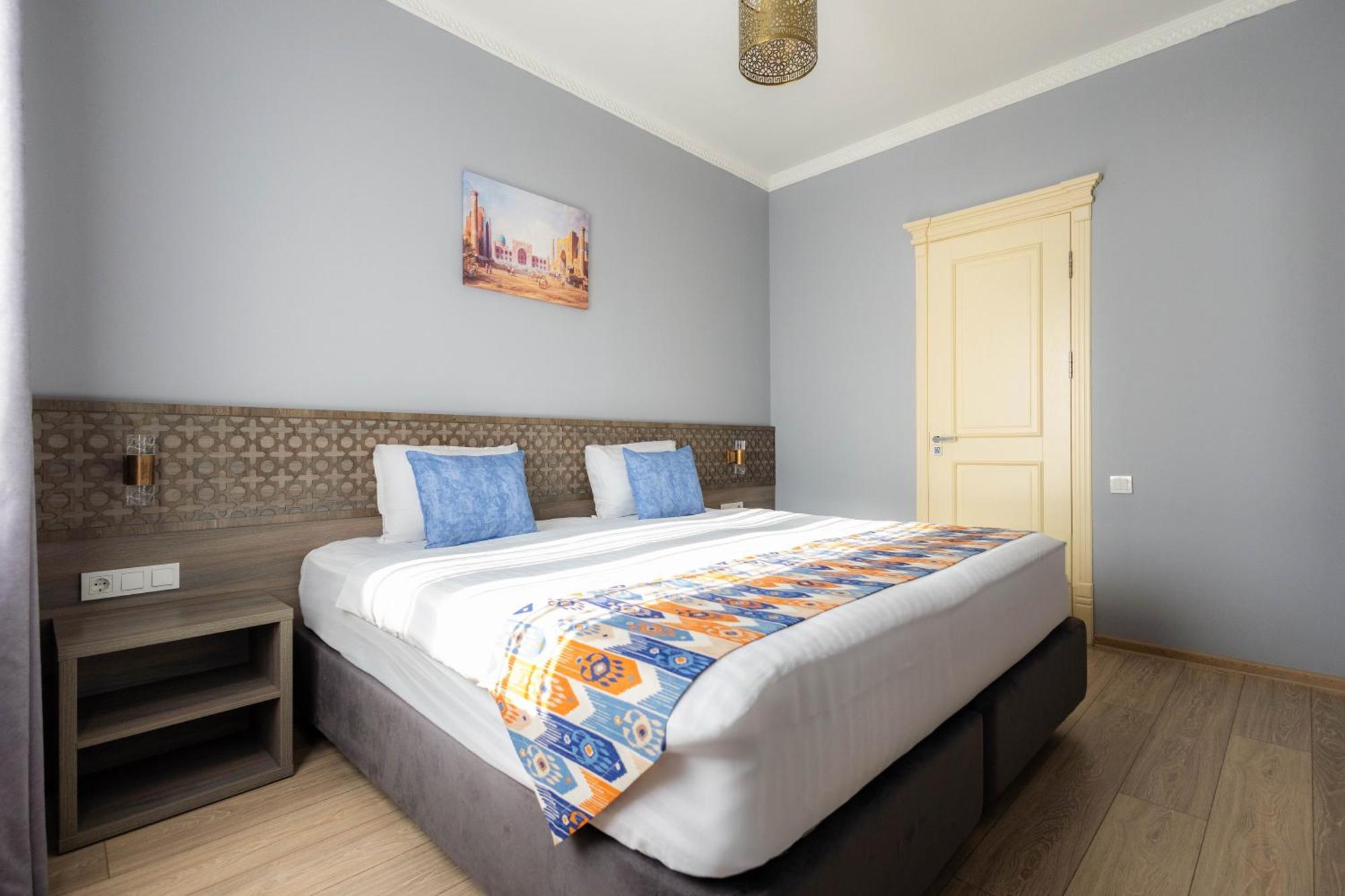 Khan Hotel Самарканд Стая снимка