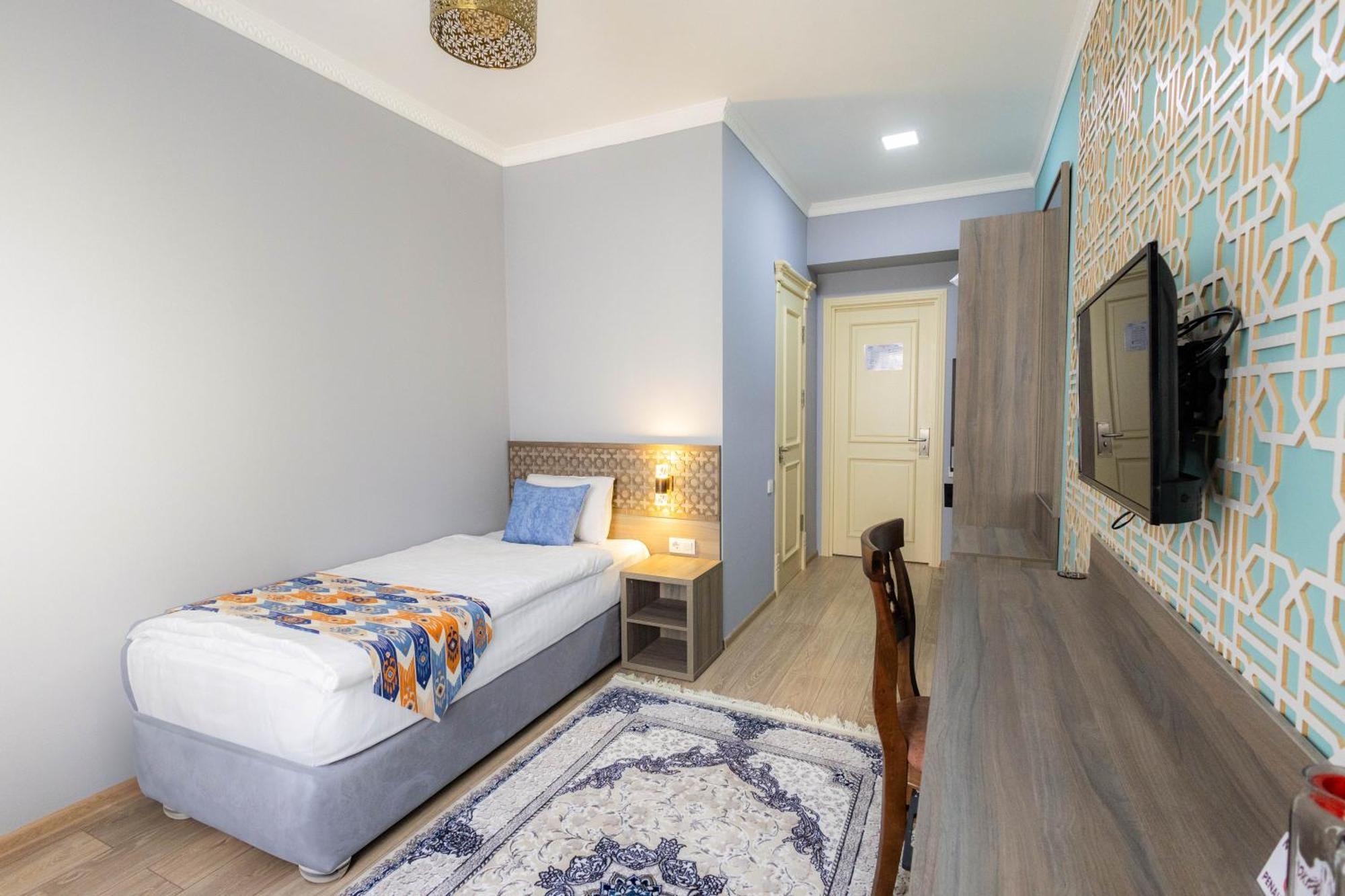 Khan Hotel Самарканд Стая снимка