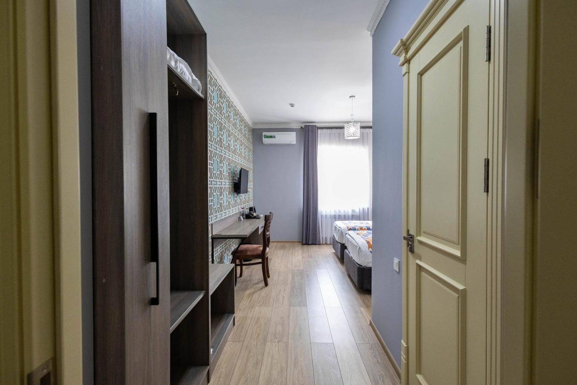 Khan Hotel Самарканд Стая снимка