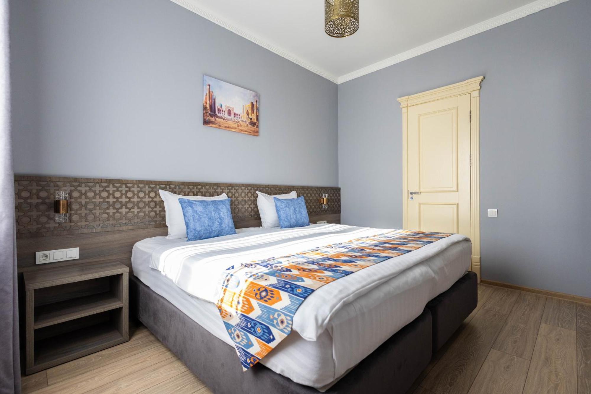 Khan Hotel Самарканд Стая снимка